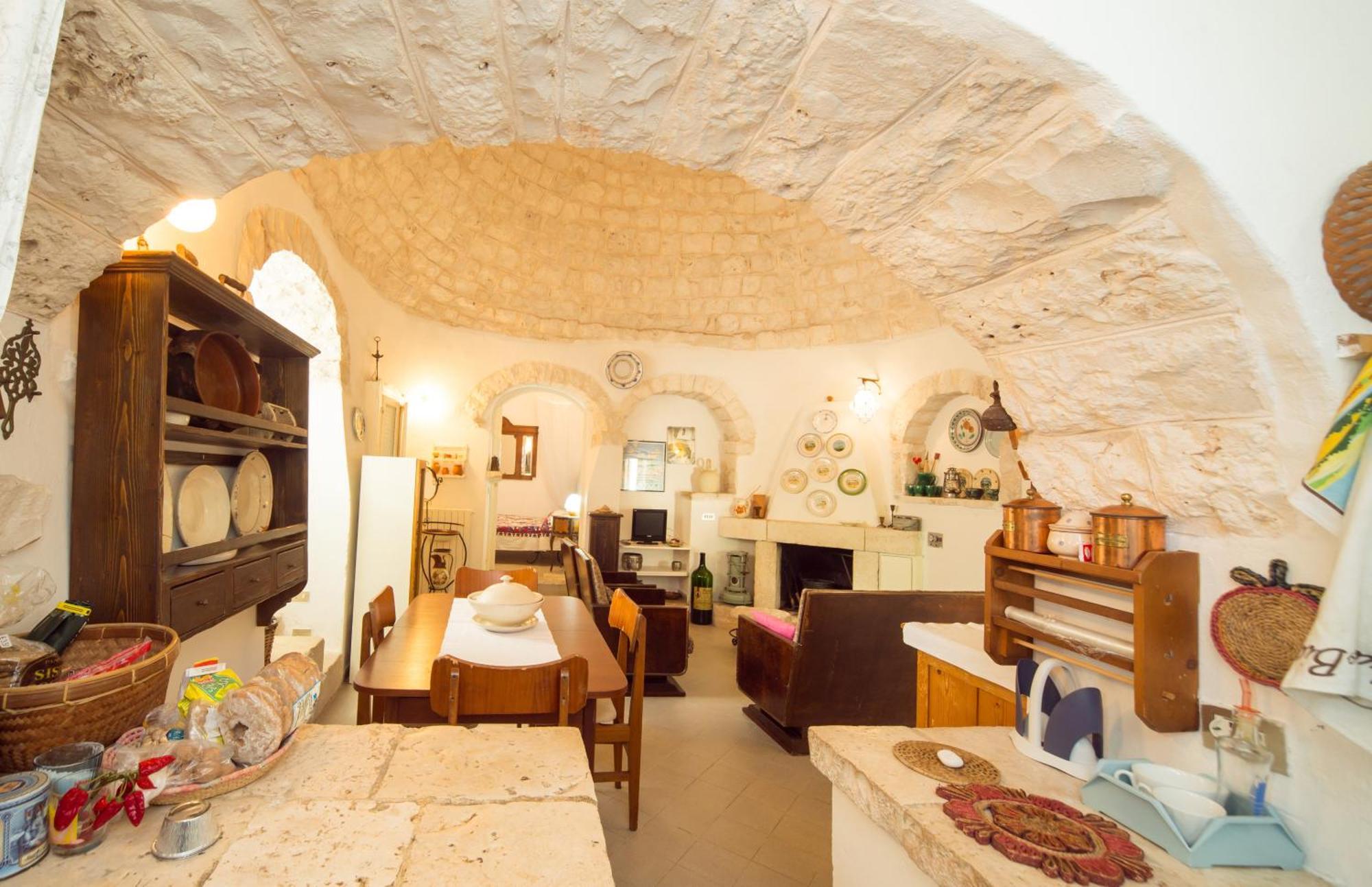 Trulli Girasoli E Viole Cocolicchio Room photo